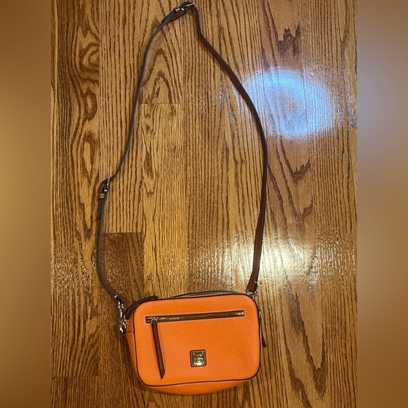 Dooney & Bourke Handbags - Dooney and Bourke bag